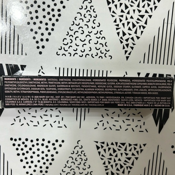 Mary Kay Perfecting Concealer Deep Ivory - Picture 4 of 4